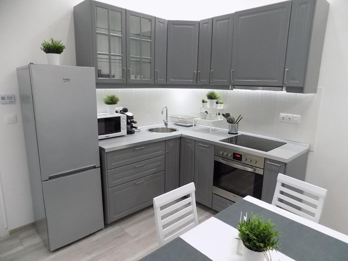 A10 Alkotmany B Apartment Budapest Eksteriør billede